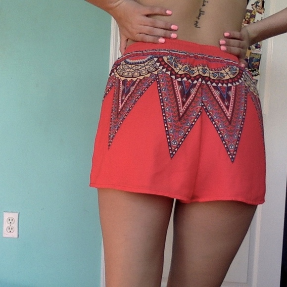 Vintage Flowy Shorts - Picture 3 of 3